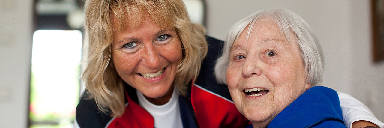 DRK Ambulante Pflege Ambulante Pflege, DRK, Wohlfahrtsverband, Augentropfen, Hausbesuch, Patient, Pflegedienst, Pfleger, Pflegerin